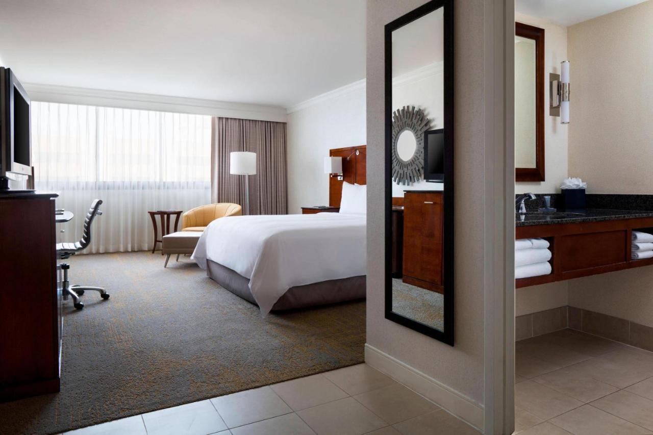 Los Angeles Marriott Burbank Airport Екстериор снимка