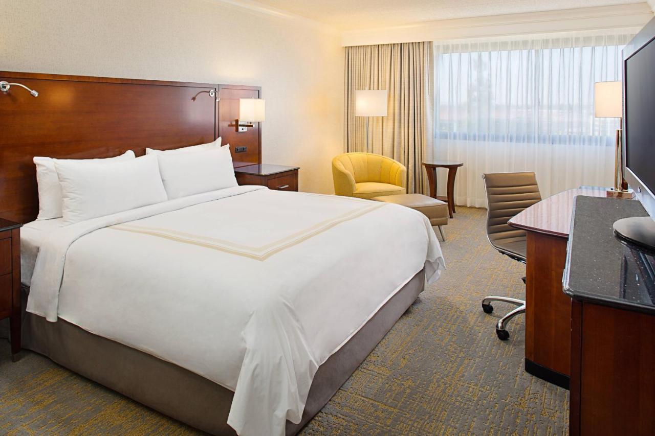 Los Angeles Marriott Burbank Airport Екстериор снимка