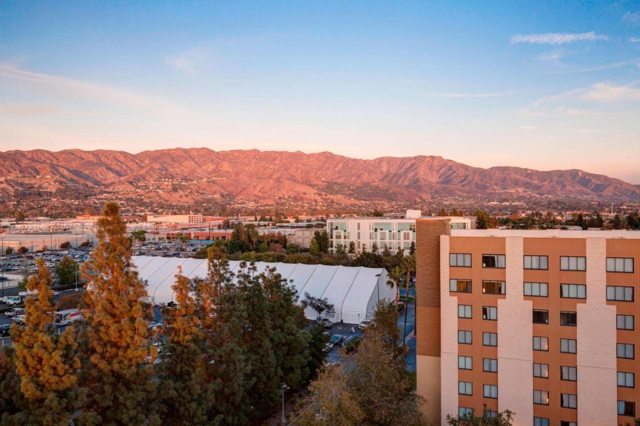 Los Angeles Marriott Burbank Airport Екстериор снимка