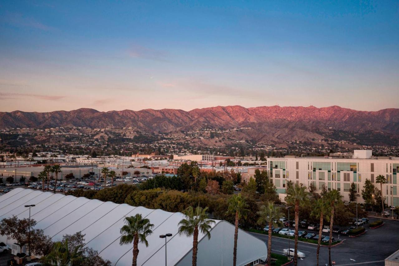Los Angeles Marriott Burbank Airport Екстериор снимка