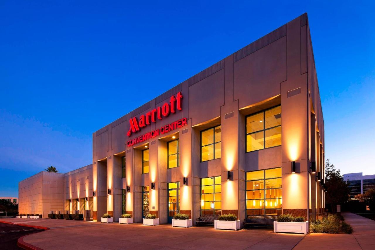 Los Angeles Marriott Burbank Airport Екстериор снимка