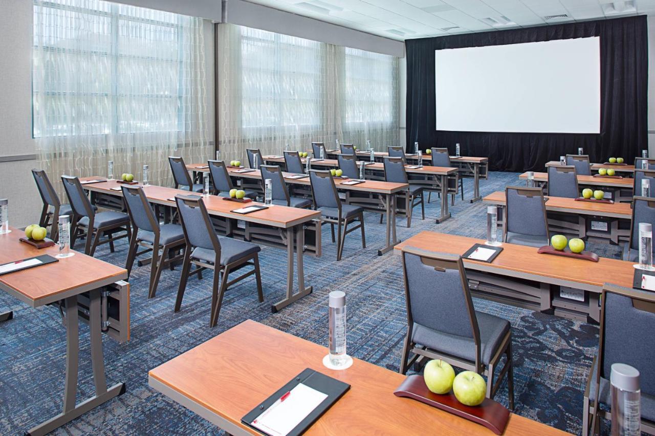 Los Angeles Marriott Burbank Airport Екстериор снимка